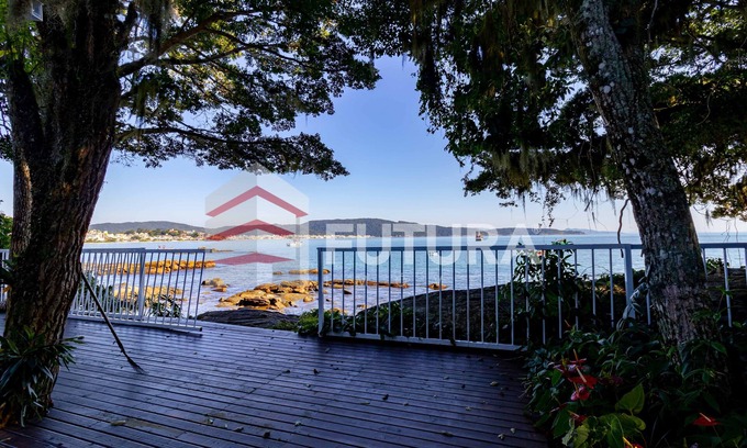 South Region House | HIGH STANDARD HOUSE WITH 05 BEDROOMS ON THE BEACH OF LAGOINHA-BOMBINHAS/SC
