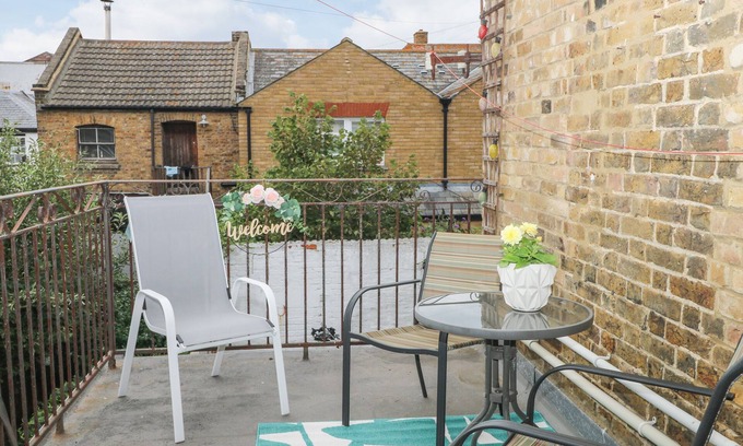 Herne Bay House | HIGH TIDE, family friendly, character holiday cottage in Herne Bay