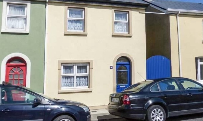 Belmullet Cottage | HIGH TIDE, family friendly, with open fire in Belmullet, County Mayo