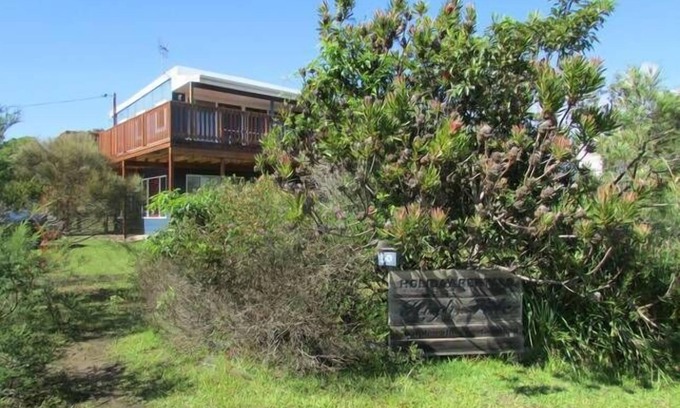 Currarong House | High Tide - located at Currarong