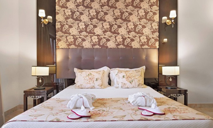 Oura Hotel | High Tides and Good Vibes! 3 Modern Units, Indoor and Outdoor Pool, Beachfront!