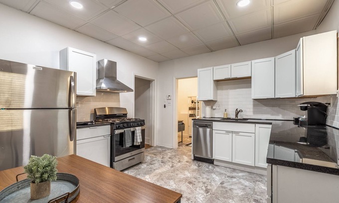 East Liberty Apartment | 💜Highland Park Hideaway - Private Deck Space and Free Parking💜