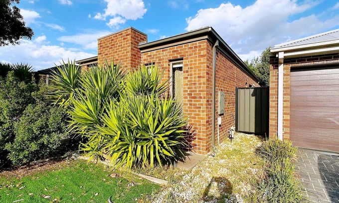 Craigieburn House | Highlands Home/3B2B1C/Evaporative Cooling/Playground Nearby/Shopping