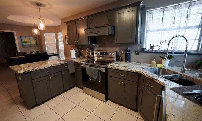 Pharr House | Highly Recommended | Clean & Comfortable