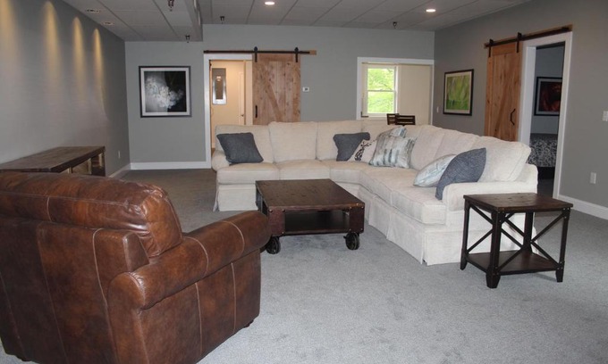 Manchester Center Apartment | Highridge Suite