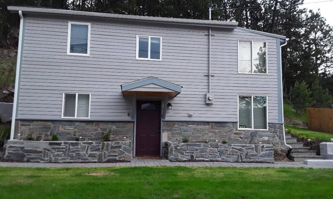 Hill City House | Hill house 2 bedroom, 2 bath house. Walk to downtown Hill City, SD