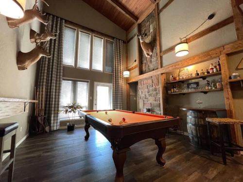 Bates House | Hill Top Lodging Mountain Forest View Lodge