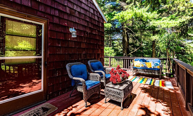 Waynesboro Cottage | Hill Top Retreat Cottage With Amazing Views