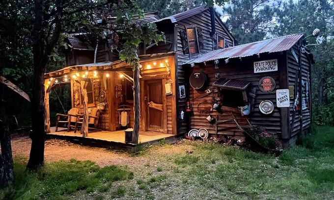 Lyndon Station Cabin | Hillbilly Hilt'n - Glamp just North of the Dells!