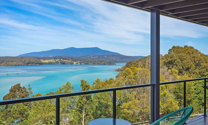 North Narooma Apartment | Hillcrest Views of Wagonga