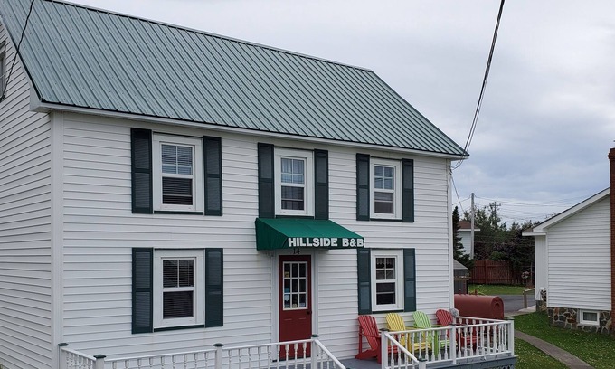 Twillingate Bed & Breakfast | Hillside B&B