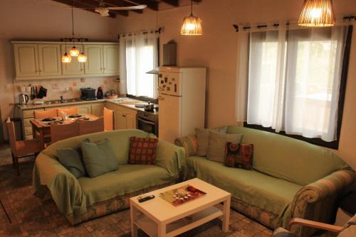 Kilada Apartment | Hillside House