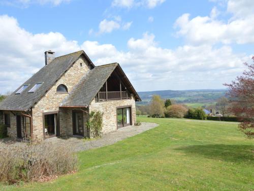 Lierneux House | Hillside Retreat with Pond