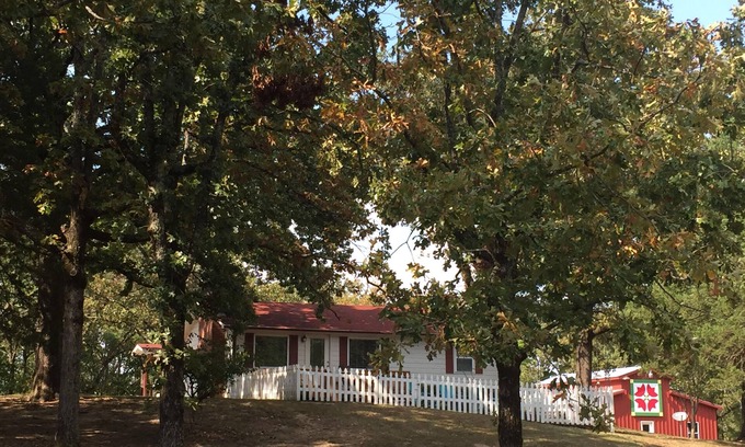 Mid America House | Hilltop Cottage with room to roam on 20 acres. NO CLEANING FEE