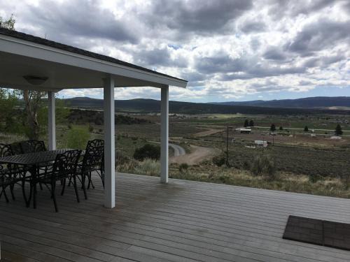 Panguitch House | Hilltop Heaven - 5 Star Comfort and Views