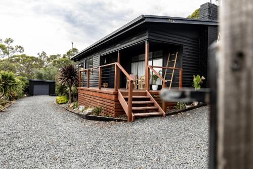 Binalong Bay House | Hilltop Hideaway ~ Bay of Fires