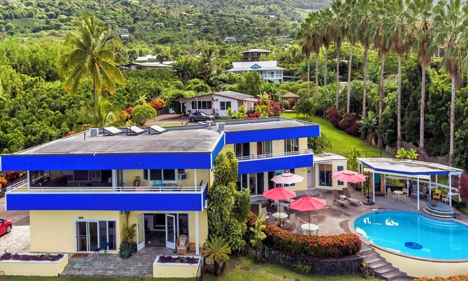 Honaunau-Napoopoo Bed & Breakfast | Hilltop Oceanview Accommodations in Kealakekua Bay, Hawaii