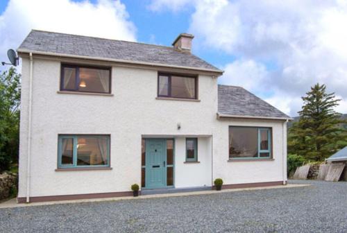 Clonmany House | Hillview Holiday Home