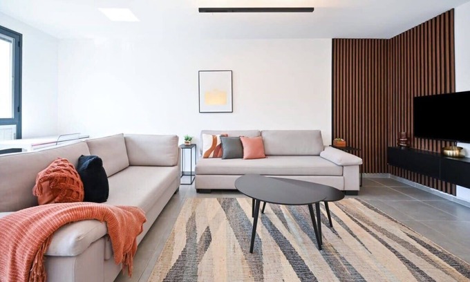 Old North Apartment | Hilton bay 2BR in Hayarkon 281 by HolyGuest