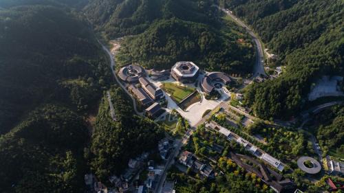 Changjiang County Hotel | Hilton Garden Inn Jingdezhen Taoyuan Valley