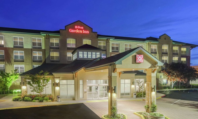 San Leandro Hotel | Hilton Garden Inn Oakland/San Leandro