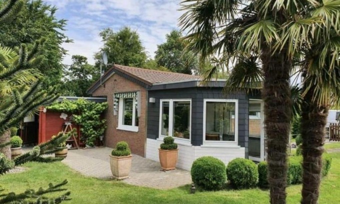 Lemmer Resort | Hilton house