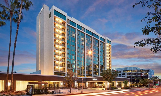 Pasadena Hotel | Hilton Pasadena