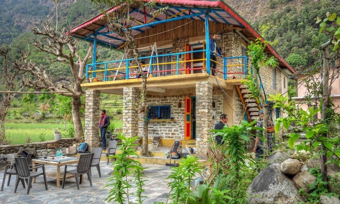 Chamoli Hotel | Himalayan River Garden