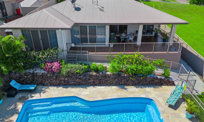 Cumbalum House | Hinterland Home, Sleeps 10 with Pets and a private Saltwater Pool