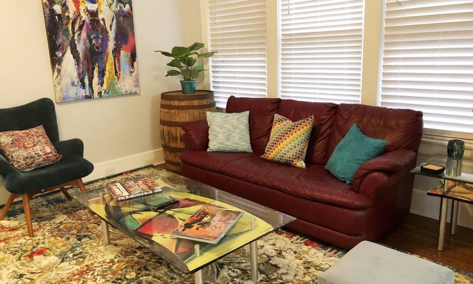 Tyler Park Apartment | Hip 3BR/2BA Highlands Loft on BEST Part of Bardstown Road. Comfy & Convenient!