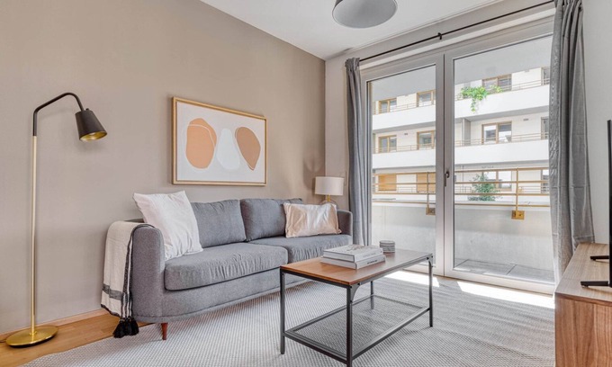 Brigittenau Apartment | Hip Brigittenau 2BR w/Elev & Roof Terrace, nr Handelskai, by Blueground