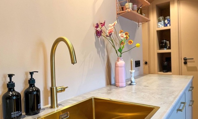 Dokkum Bed & Breakfast | Hip suite in Vestingstad Dokkum