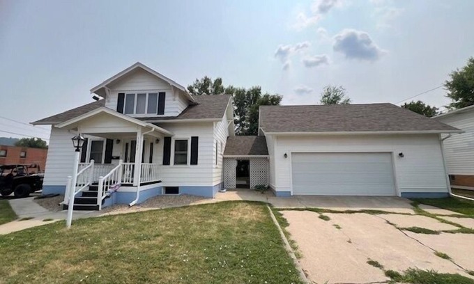 Sturgis House | Historic 1937 Charming Home in Sturigs