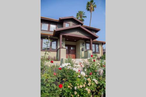 Mid City Apartment | HISTORIC 2 Story Near DTLA/USC/LAFC/STAPLES CENTER