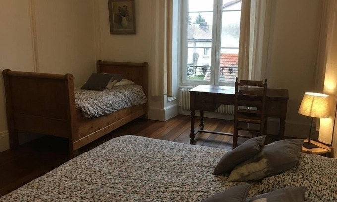 Toul Apartment | Historic apartment with 4 bedrooms, parking, near attractions in Toul