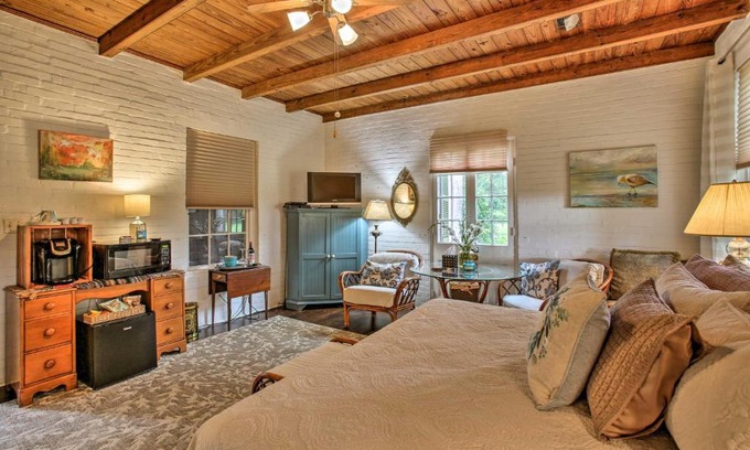 South Baton Rouge Apartment | Historic Baton Rouge Vacation Rental 6 Mi to LSU!