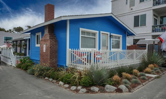 Sunset Beach House | Historic beachside home in charming Sunset Beach