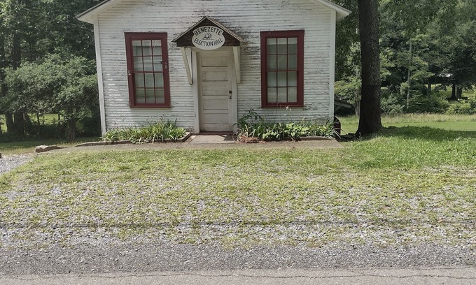 Benezette Cabin | Historic cabin in Benezette, PA Scenic tourist area . Hunting, Fishing, & more