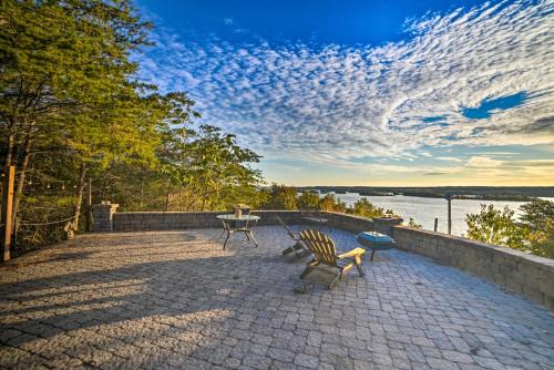 Waverly House | Historic Cabin with Stunning Kentucky Lake View
