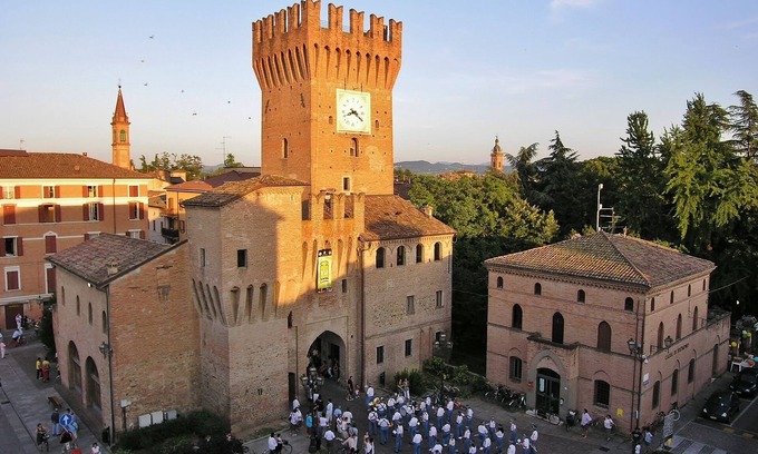 Spilamberto Apartment | Historic center, walk to shops/restaurants. Ferrari factory 15 min. away.