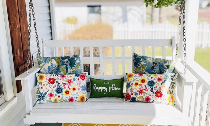 Salina Cottage | Historic charm, college proximity, and local flavor – your cozy, retreat awaits!