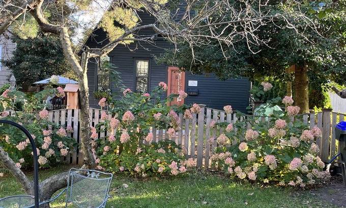 College Hill House | Historic Cottage in Fox Point with Terrace and Gardens. Walk to Brown/RISD