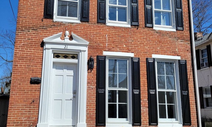North East House | Historic Creekside Home - 2br 2.5ba - Downtown North East