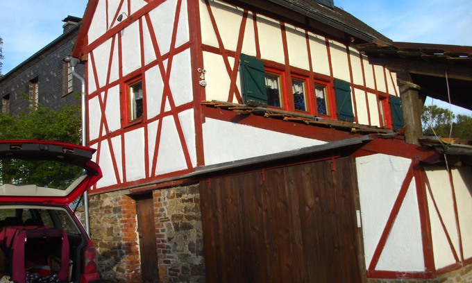 Wirft Cottage | historic half-timbered house on the edge of a forest in a secluded location