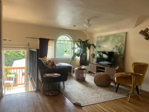 Northeast Edmonton House | Historic Hideaway 1912 Mansion Loft with Timeless Character
