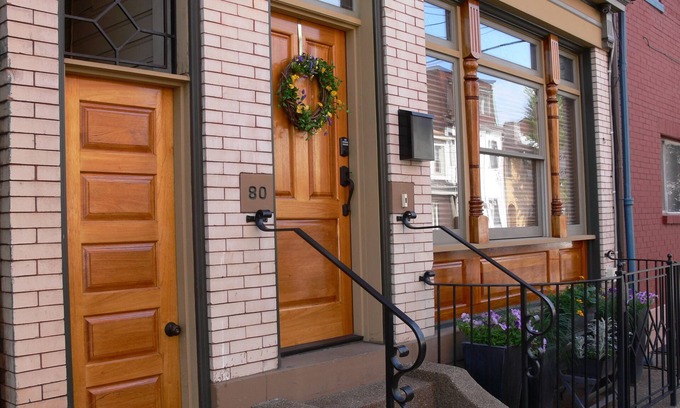 South Side Flats Apartment | Historic Home In The South Side