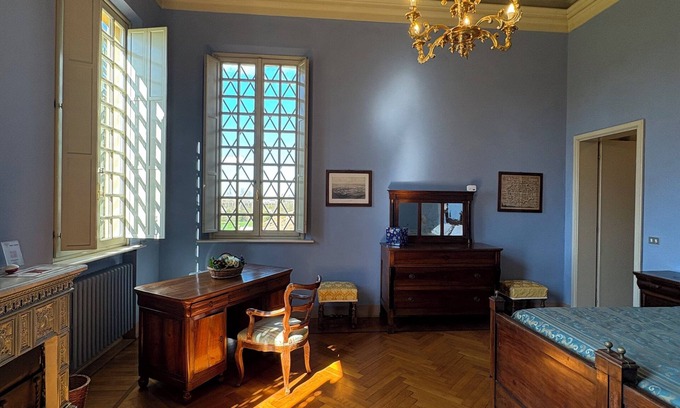 San Faustino-Madonnina-Quattroville Apartment | HISTORIC MANSION A STONE'S THROW FROM DOWNTOWN AND NEAR THE HIGHWAY EXIT