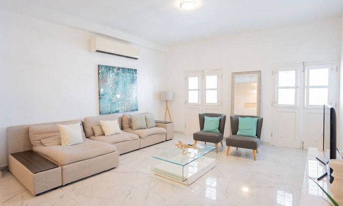 Catedral Apartment | Historic Oasis Steps from Iconic Landmarks