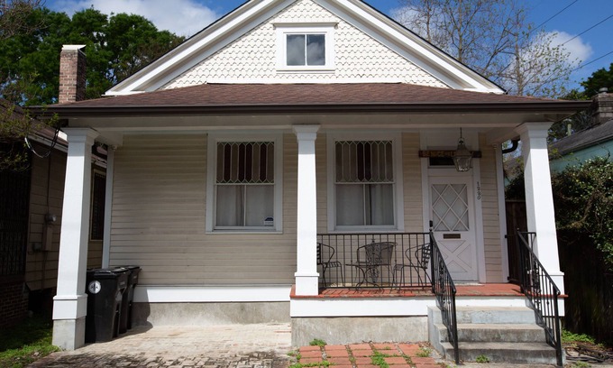 Leonidas House | Historic Riverbend Cottage: Highly walkable neighborhood, 2 blocks to streetcar!