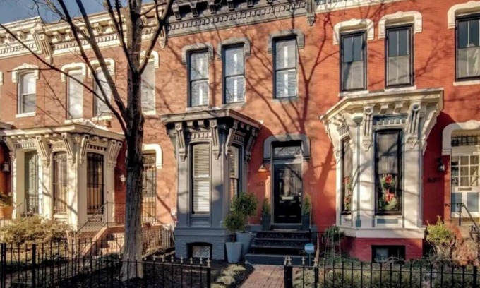 Shaw House | Historic rowhouse in heart of Shaw
